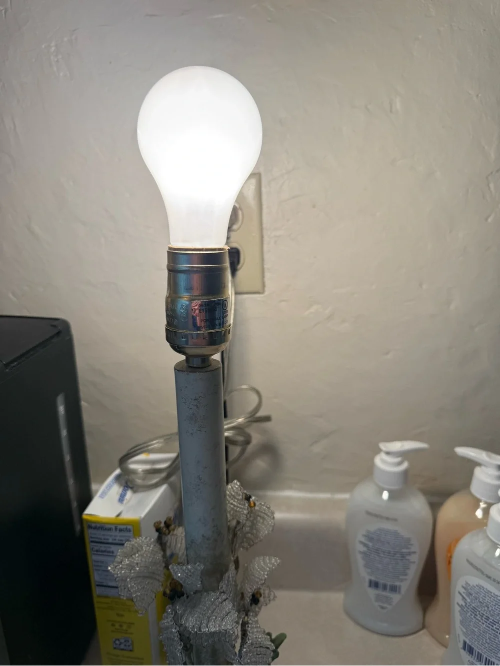 Vintage-style Beaded Flower Table Lamp - Silver and Green Hollywood recently